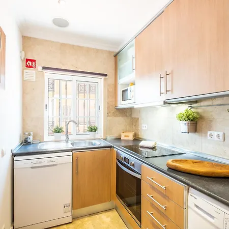 #009 Walk Everywhere Apartment *