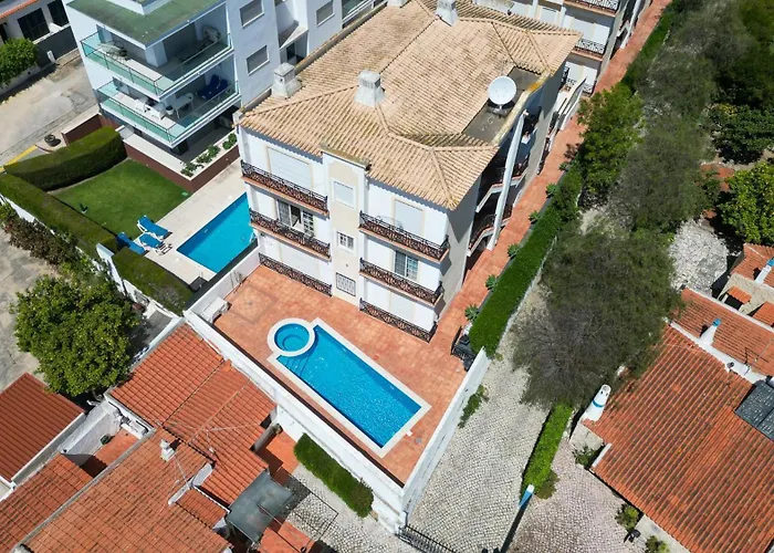 #009 Walk Everywhere Apartment